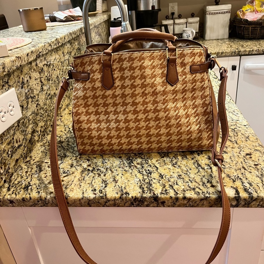 EUC Cato‎ Handbag 10X13.5​​